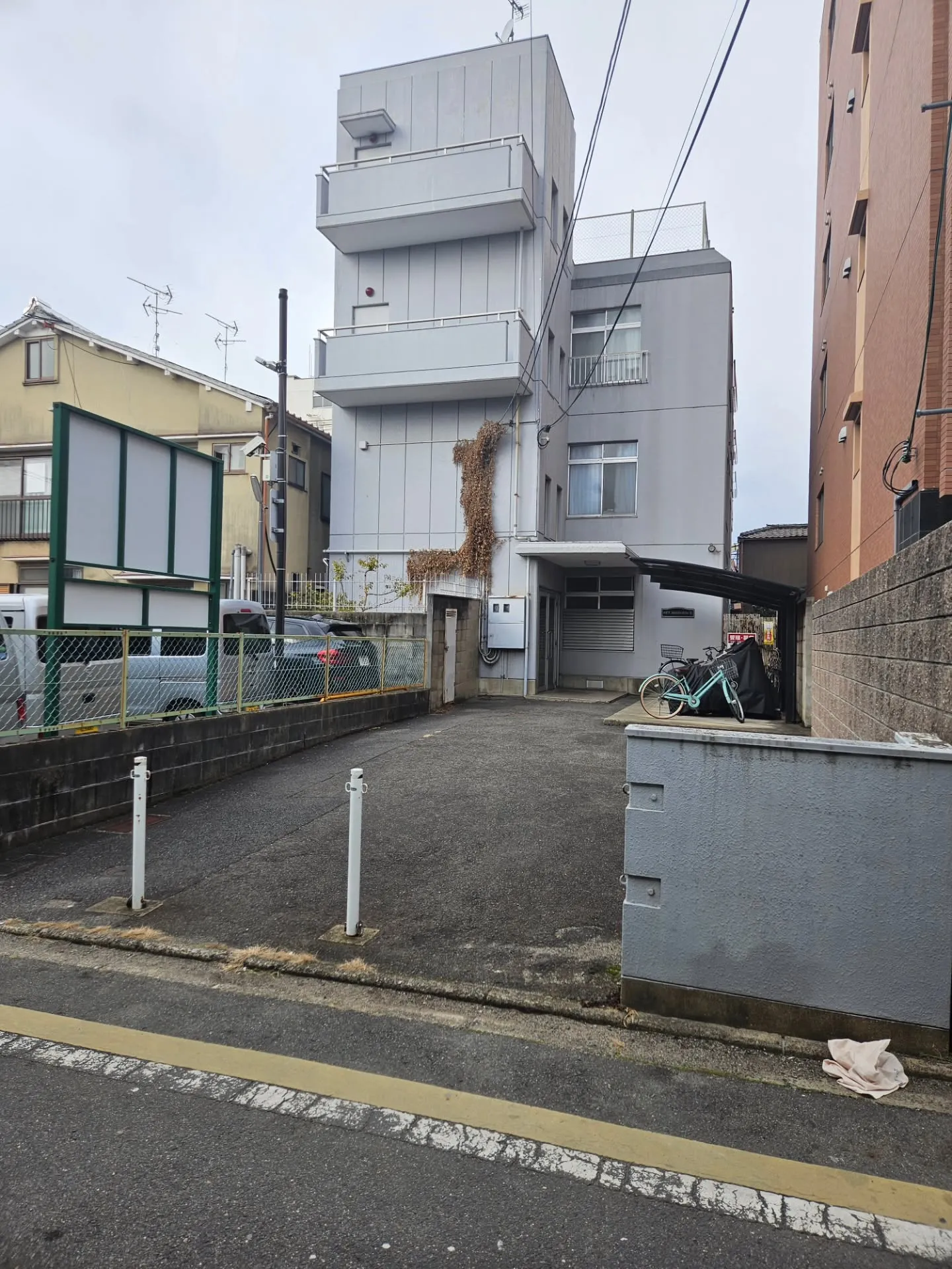 借地権の買取り、立ち退きも完了し、解体スタート